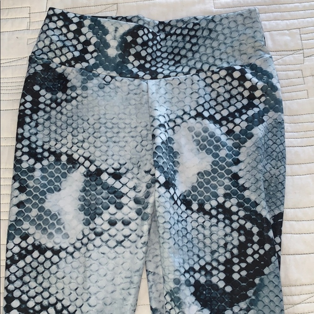 Athletic tights